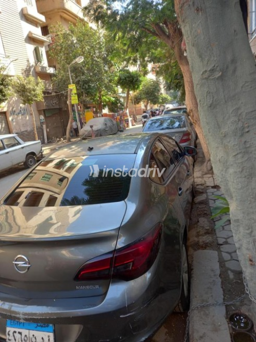 Opel Astra 2018 White Automatic Used for Sale in Greater Cairo ( Cairo + Giza) - 3
