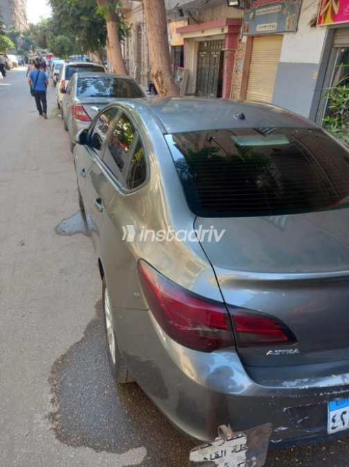 Opel Astra 2018 White Automatic Used for Sale in Greater Cairo ( Cairo + Giza) - 6