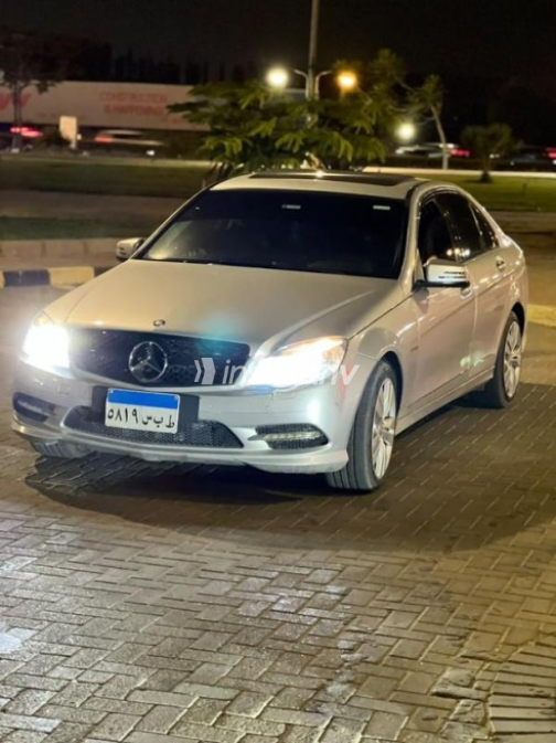Mercedes C 180 2009 Gray Automatic Used for Sale in Cairo - 3