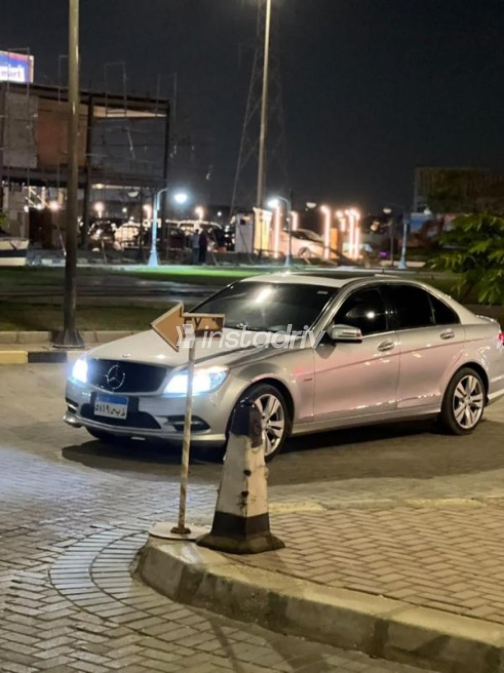Mercedes C 180 2009 Gray Automatic Used for Sale in Cairo - 4