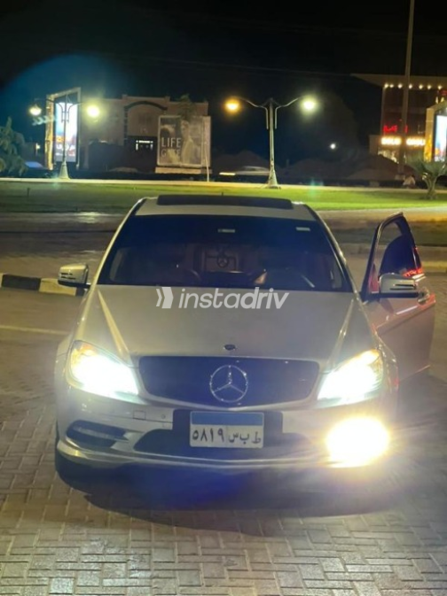 Mercedes C 180 2009 Gray Automatic Used for Sale in Cairo - 7