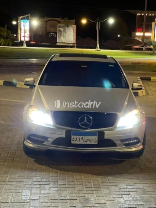 Mercedes C 180 2009 Gray Automatic Used for Sale in Cairo - 8