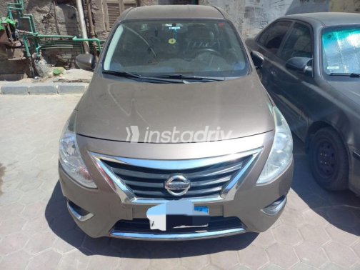 Nissan Sunny 2017 Bronze Automatic Used for Sale in Giza - 2