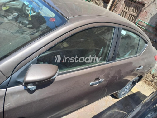 Nissan Sunny 2017 Bronze Automatic Used for Sale in Giza - 3