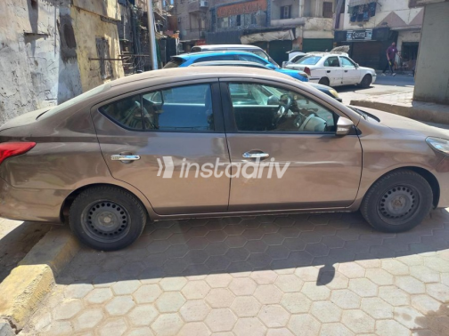 Nissan Sunny 2017 Bronze Automatic Used for Sale in Giza - 4