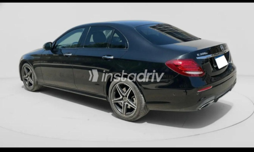 مرسيدس E 300 2019 أسود أوتوماتيك مستعملة للبيع في القاهرة - 7