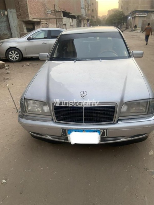 Mercedes C 180 1994 Silver Automatic Used for Sale in Giza - 2