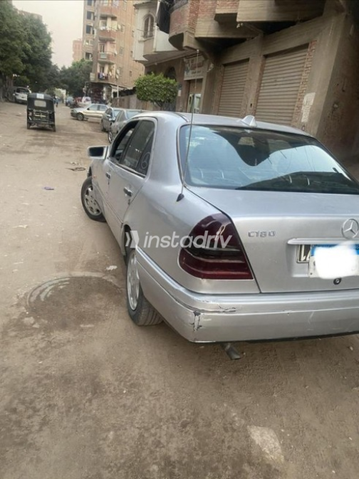 Mercedes C 180 1994 Silver Automatic Used for Sale in Giza - 4