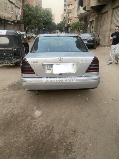 Mercedes C 180 1994 Silver Automatic Used for Sale in Giza - 5