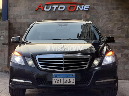 مرسيدس E 250 2011 أسود أوتوماتيك مستعملة للبيع في القاهرة - 1
