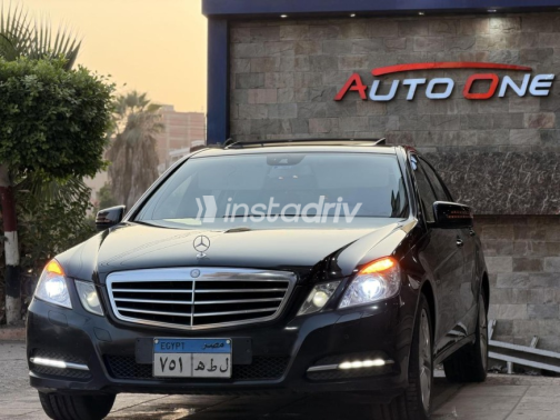 مرسيدس E 250 2011 أسود أوتوماتيك مستعملة للبيع في القاهرة - 3
