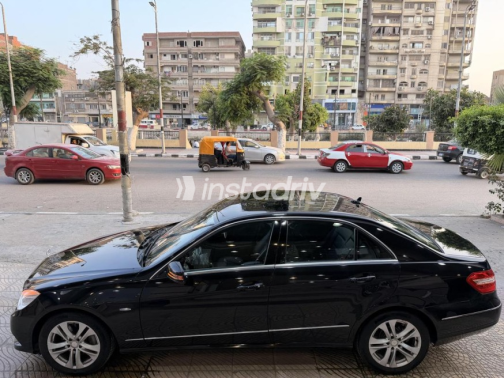 مرسيدس E 250 2011 أسود أوتوماتيك مستعملة للبيع في القاهرة - 4