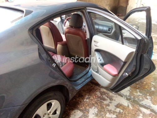 Kia Cerato 2016 Eggplant Automatic Used for Sale in Giza - 4