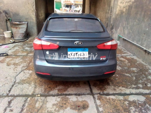 Kia Cerato 2016 Eggplant Automatic Used for Sale in Giza - 9