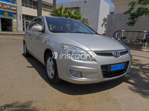 Hyundai I30 2009 Silver Automatic Used for Sale in Madinaty - 2