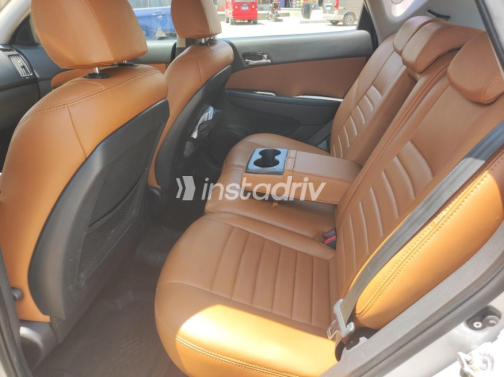 Hyundai I30 2009 Silver Automatic Used for Sale in Madinaty - 9