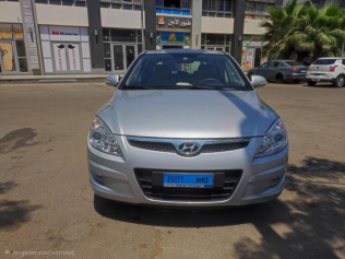 هيونداي I30 2009 فضي أوتوماتيك مستعملة للبيع في مدينتى