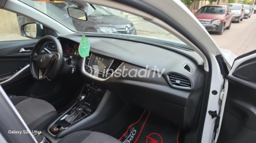 Opel Grandland 2019 White Automatic Used for Sale in Cairo - 6