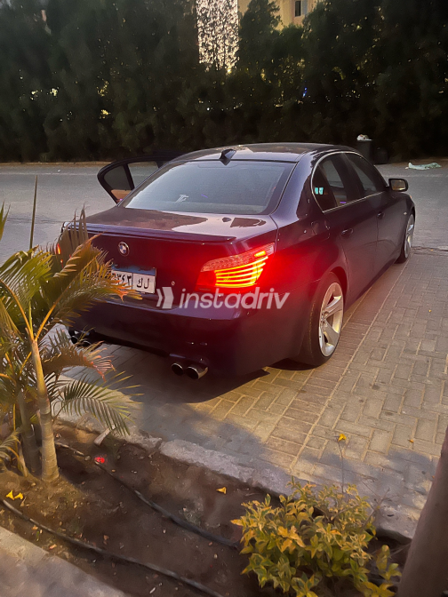BMW 520 2006 Blue Automatic Used for Sale in Greater Cairo ( Cairo + Giza) - 3
