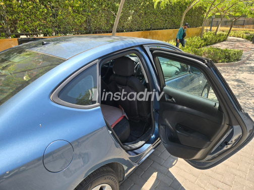 Opel Astra 2017 Blue Automatic Used for Sale in Greater Cairo ( Cairo + Giza) - 6