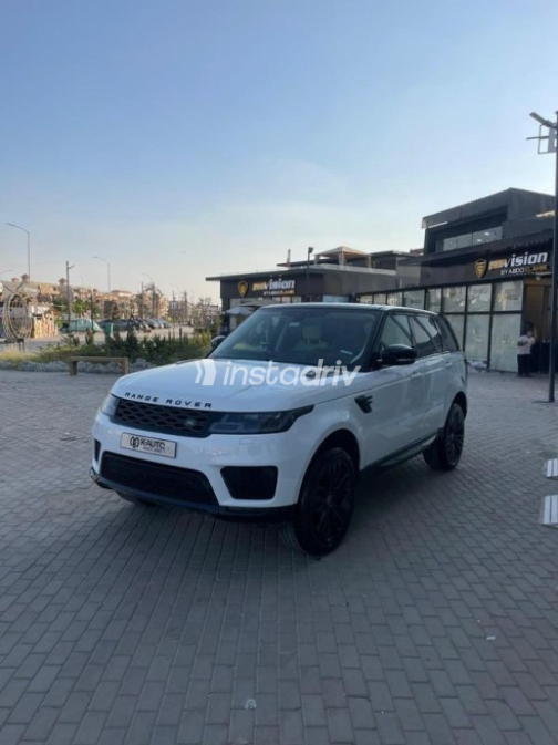 لاند روفر رنج روفر سبورت 2021 أبيض أوتوماتيك مستعملة للبيع في مدينة الشيخ زايد - 3