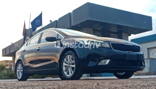 Kia Cerato 2018 Black Automatic Used for Sale in Sheikh Zayed City - 4