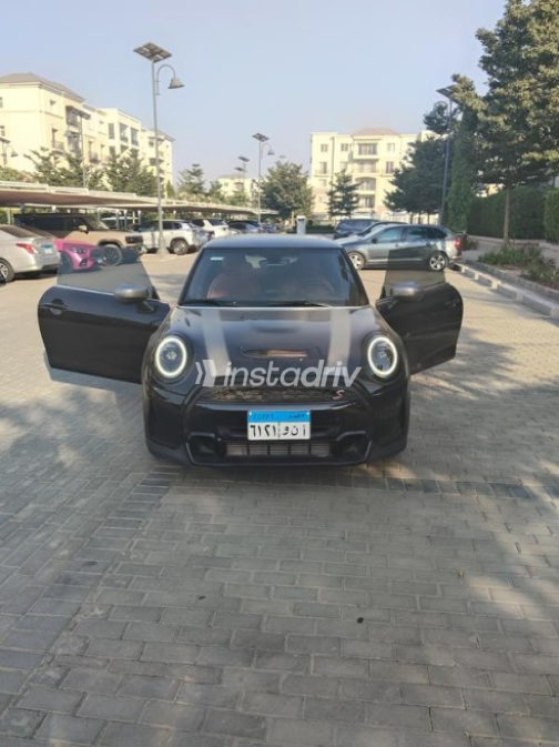 مينى كوبر 2024 أزرق غامق أوتوماتيك مستعملة للبيع في القاهرة الكبرى ( القاهرة - الجيزة) - 2