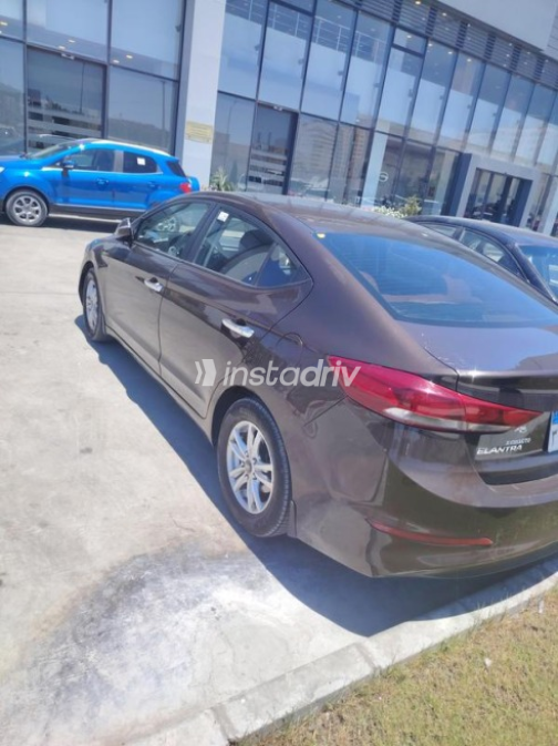 Hyundai Elantra AD 2019 White Automatic Used for Sale in Greater Cairo ( Cairo + Giza) - 3