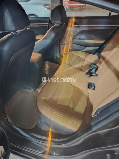 Hyundai Elantra AD 2019 White Automatic Used for Sale in Greater Cairo ( Cairo + Giza) - 4