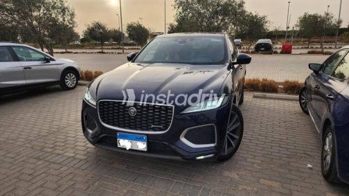 جاكوار اف بيس 2021 أزرق غامق أوتوماتيك مستعملة للبيع في الجيزة - 1