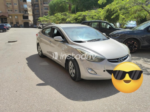 Hyundai Elantra 2012 Beige Automatic Used for Sale in Cairo - 3
