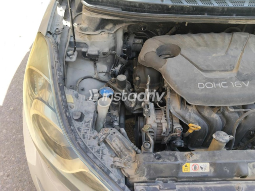 Hyundai Elantra 2012 Beige Automatic Used for Sale in Cairo - 9