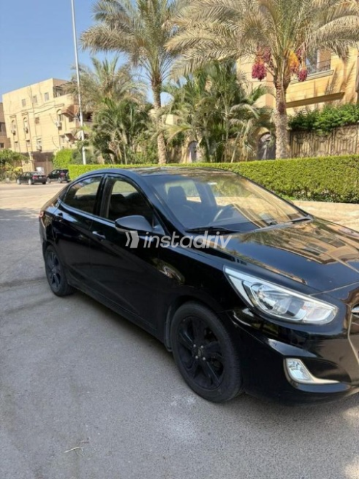 هيونداي اكسنت RB 2015 أسود أوتوماتيك مستعملة للبيع في القاهرة - 3