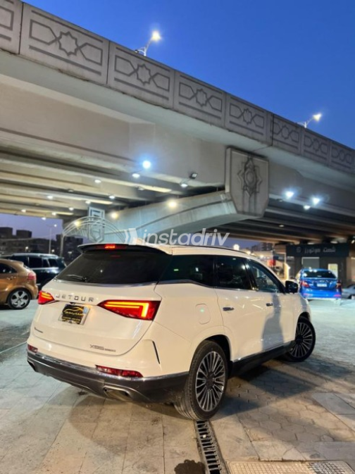 Jetour X95 2022 White Automatic Used for Sale in Nasr city - 4