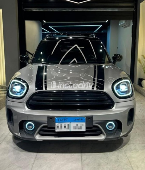 Mini Country man 2023 Silver Automatic Used for Sale in Sheraton - 2