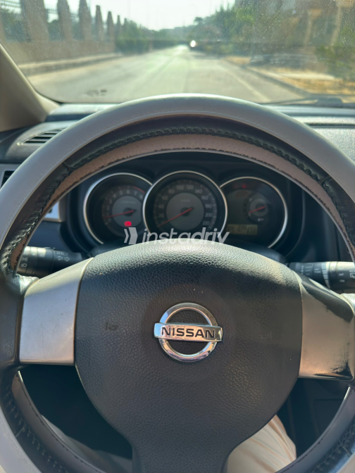 Nissan Tiida 2006 Red Automatic Used for Sale in Greater Cairo ( Cairo + Giza) - 2