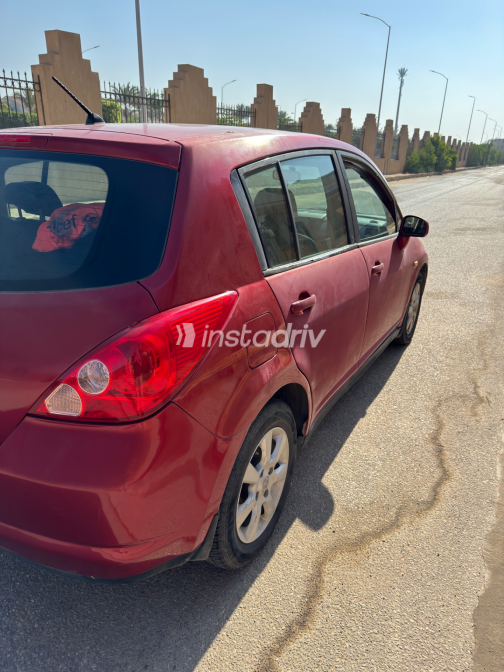 Nissan Tiida 2006 Red Automatic Used for Sale in Greater Cairo ( Cairo + Giza) - 9