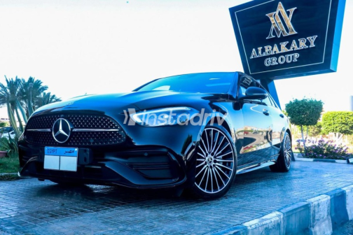 Mercedes C 200 2023 Black Automatic Used for Sale in Madinaty - 3