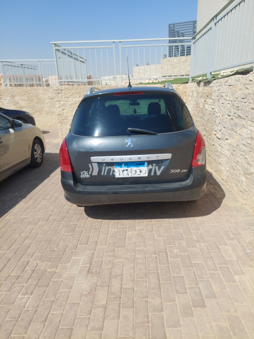 Peugeot 308 2010 Gray Automatic Used for Sale in Greater Cairo ( Cairo + Giza) - 10