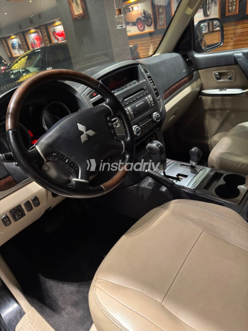 Mitsubishi Pajero 2015 Black Manual Used for Sale in Greater Cairo ( Cairo + Giza) - 2