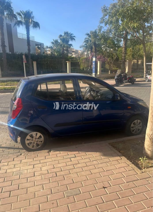 Hyundai I10 2013 Blue Automatic Used for Sale in Greater Cairo ( Cairo + Giza) - 2