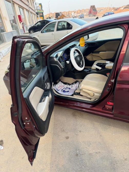 Honda City 2016 White Automatic Used for Sale in Greater Cairo ( Cairo + Giza) - 4