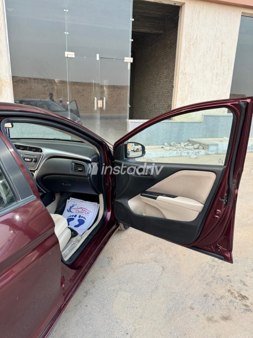 Honda City 2016 White Automatic Used for Sale in Greater Cairo ( Cairo + Giza) - 8