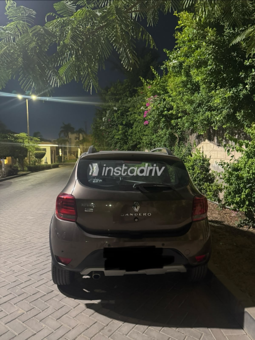 Renault Sandero Step Way 2019 Brown Automatic Used for Sale in Greater Cairo ( Cairo + Giza) - 2