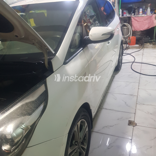 Kia Carens 2017 White Automatic Used for Sale in Greater Cairo ( Cairo + Giza) - 6