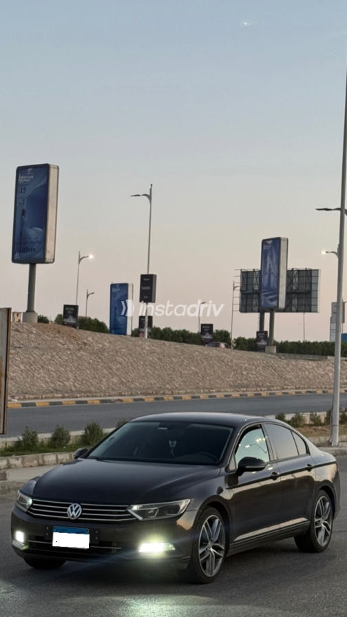 فولكس فاغن باسات 2018 رمادي غامق أوتوماتيك مستعملة للبيع في القاهرة الكبرى ( القاهرة - الجيزة) - 6