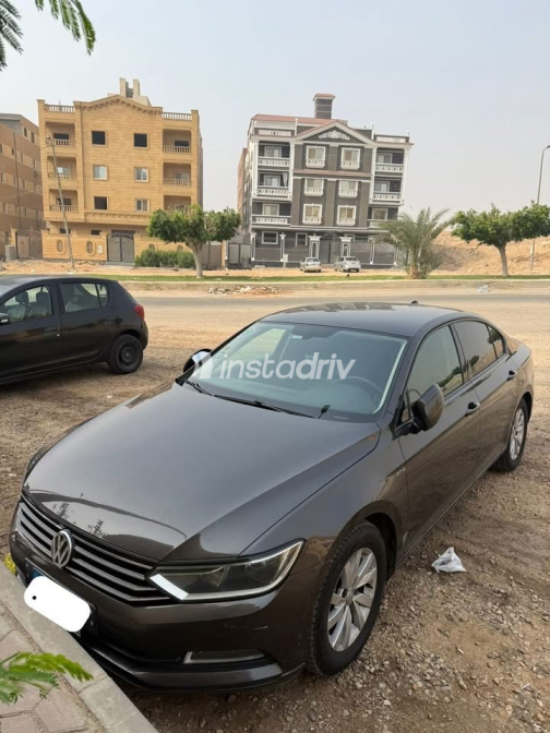 فولكس فاغن باسات 2018 رمادي غامق أوتوماتيك مستعملة للبيع في القاهرة الكبرى ( القاهرة - الجيزة) - 9