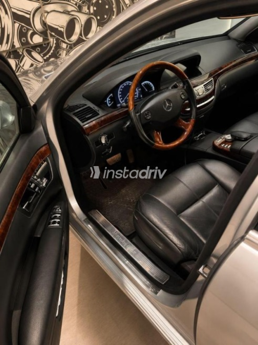 Mercedes S 350 2009 Silver Automatic Used for Sale in Cairo - 9