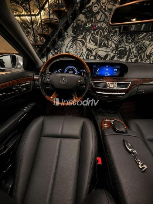 Mercedes S 350 2009 Silver Automatic Used for Sale in Cairo - 10