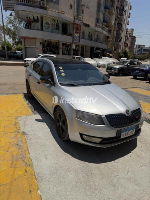 سكودا اوكتافيا A7 2014 فضي أوتوماتيك مستعملة للبيع في بنها - 1